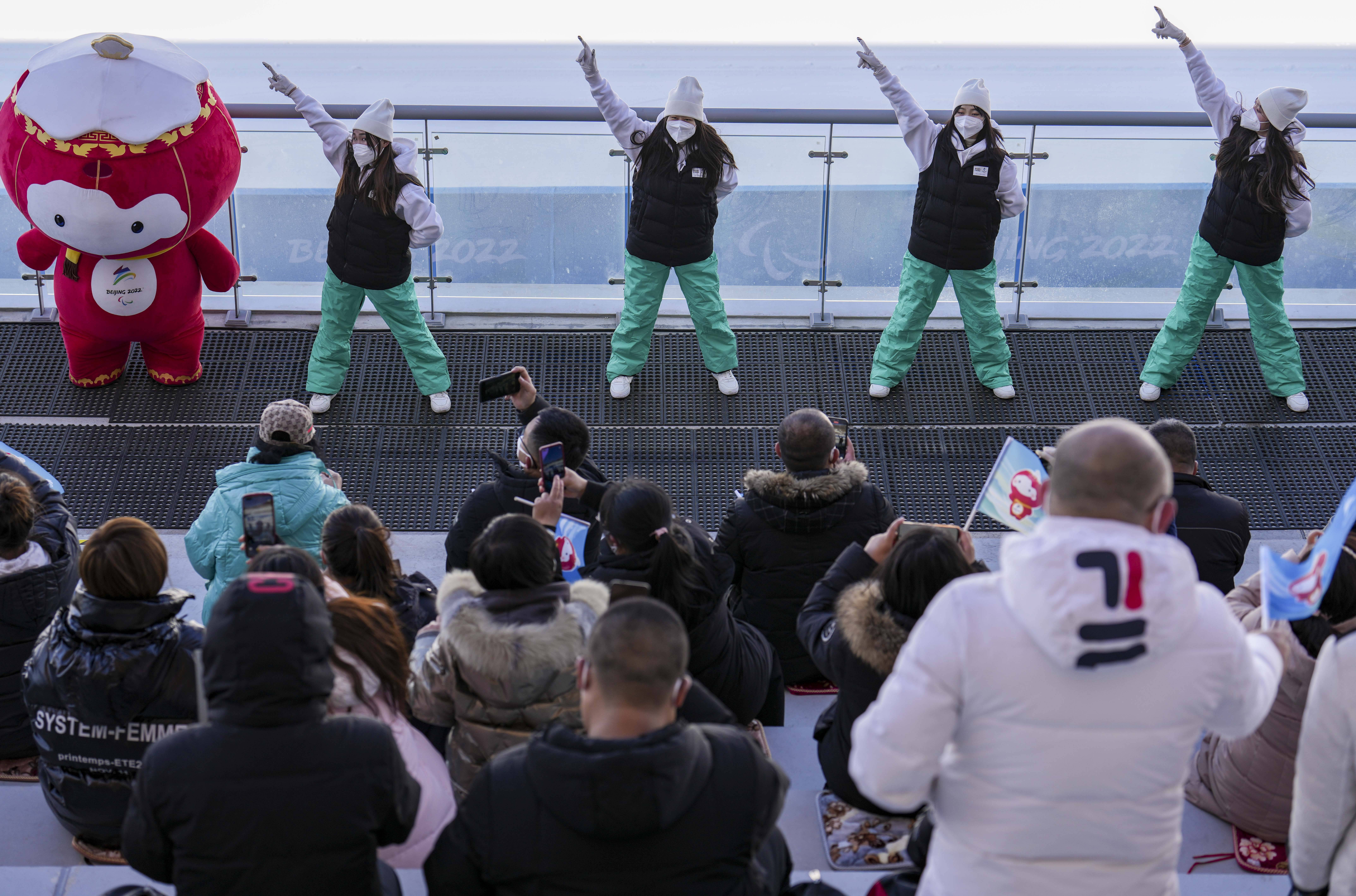 FPX前途光明!,费德勒新星表现优异表现突出赛场气氛高涨 FPX前途光明!,费德勒新星表现优异表现突出赛场气氛高涨